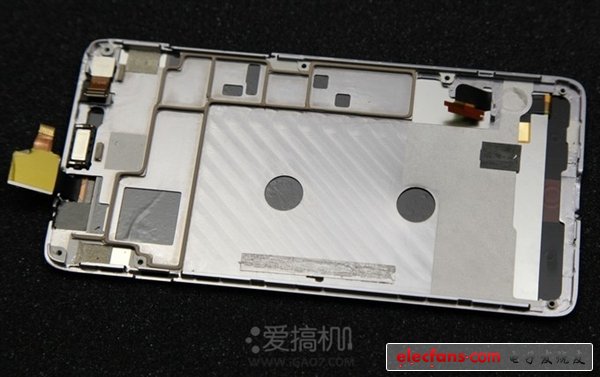 真值3456？拆開nubia Z5一探究竟