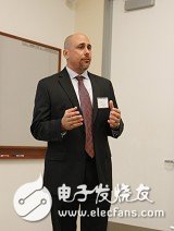 Altera電源事業(yè)行銷總監(jiān)Mark Davidson指出，Altera最新電源優(yōu)化參考設(shè)計(jì)，讓客戶僅需簡(jiǎn)易三步驟即可完成產(chǎn)品設(shè)計(jì)。