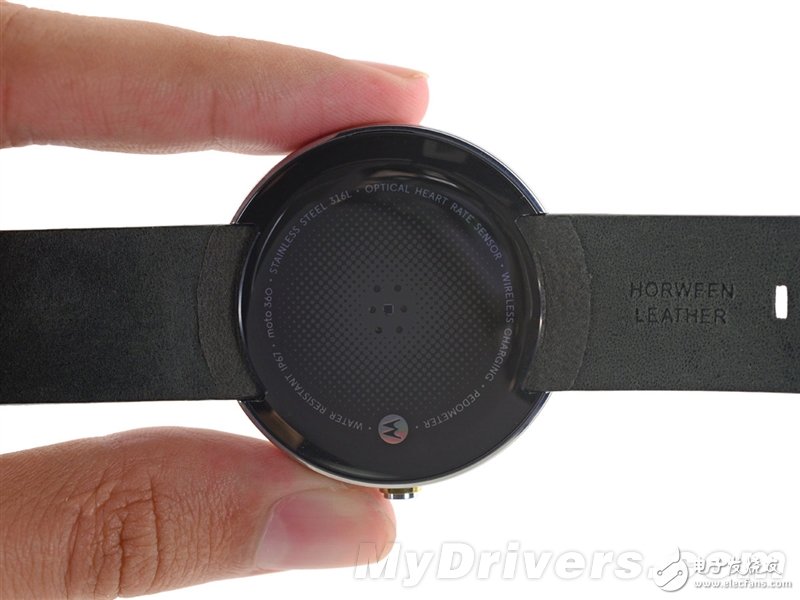 Moto 360暴力拆解：足以秒殺Apple Watch的智能手表？