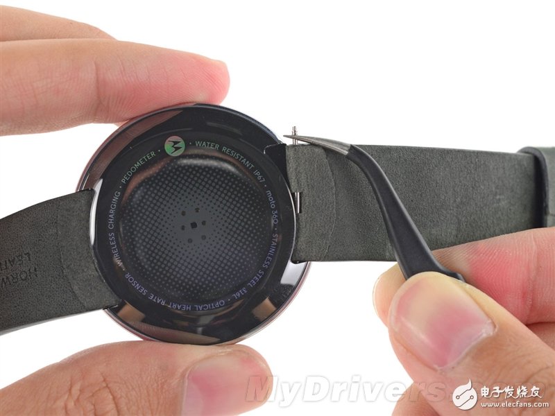 Moto 360暴力拆解：足以秒殺Apple Watch的智能手表？