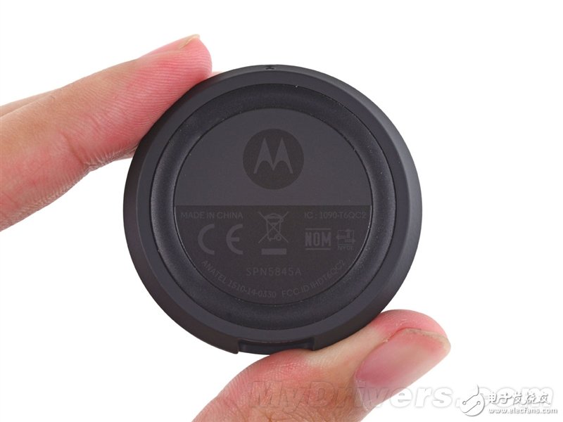 Moto 360暴力拆解：足以秒殺Apple Watch的智能手表？